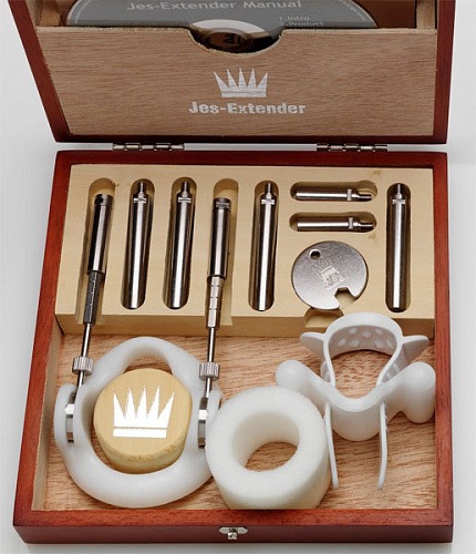 Серебристое устройство для увеличения пениса Jes Extender Original 103