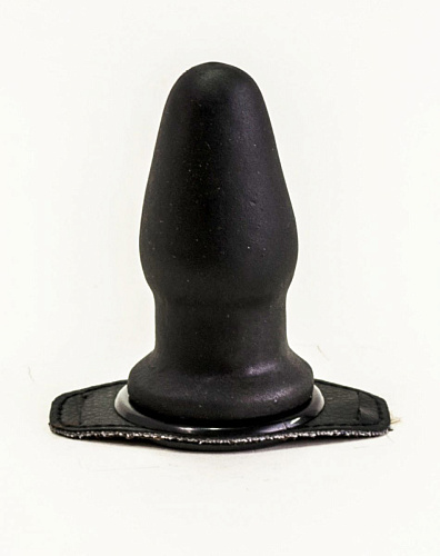 Бежевый фаллоимитатор из неоскин на чёрном поясе Harness и анальной пробкой LOVETOY (А-Полимер) 834003 (16,5 см)