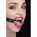 Расширяющий кляп с чёрными ремешками Shots Media BV Ring Gag XL OU105BLK