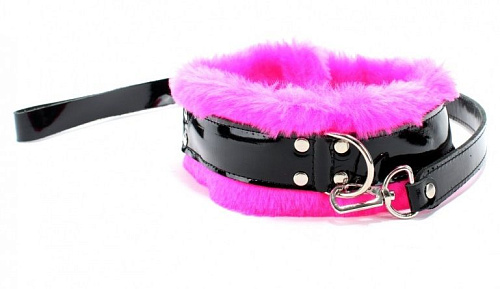 Чёрный ошейник с поводком и розовым мехом БДСМ арсенал BDSM Light 730001