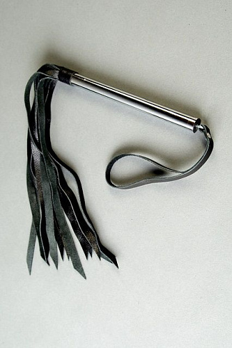 Чёрный флогер с металлической ручкой Подиум Р197 (68 см)