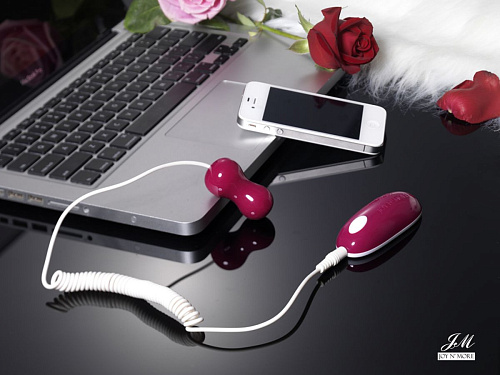 Двойной малиновый вибромассажёр Mae B Adel Joy N JM-VB-006-3