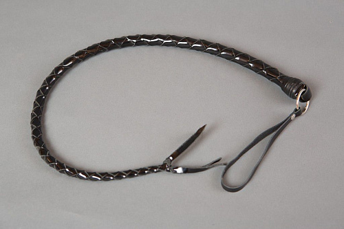 Однохвостная чёрная лакированная плеть Подиум Р1942 (60 см)