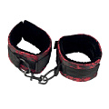 Атласные наручи с цепью California Exotic Novelties Scandal Universal Cuffs SE-2712-15-3