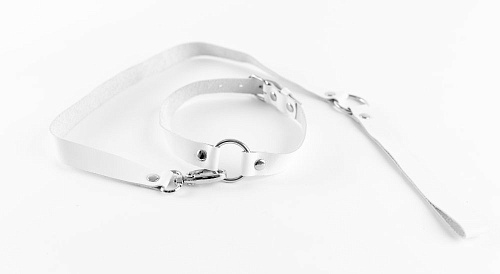 Белый чокер из натуральной кожи с поводком БДСМ арсенал 20013ars
