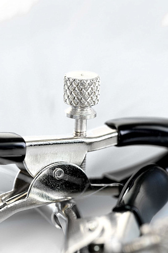 Зажимы для сосков с белым пухом ToyFa Theatre 705008