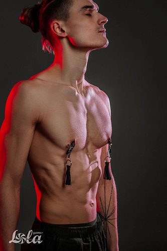 Чёрные зажимы на соски с кожаными кисточками Lola toys Sweet Escape 1130-01lola