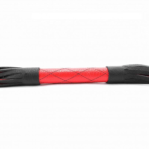 Красно-чёрная плетка из натуральной кожи БДСМ арсенал 54008 (51 см)