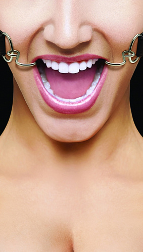 Чёрный расширяющий кляп Shots Media BV Hook Gag OU106BLK