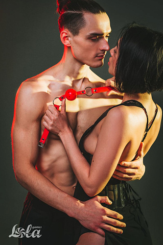 Красный кляп-шарик Lola toys Firecracker 1145-01lola