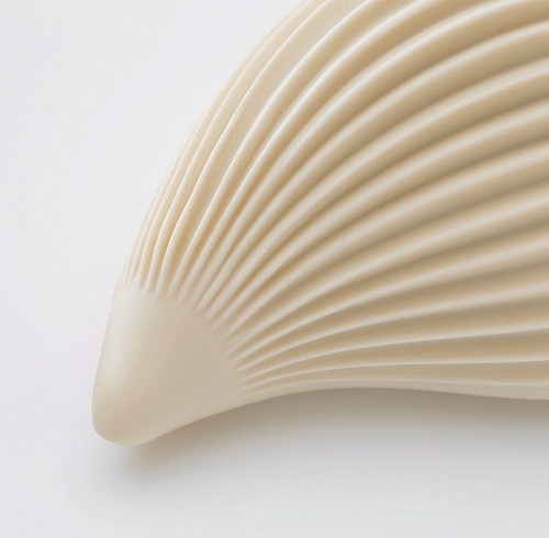 Легкий кремовый вибромассажёр Tenga IROHA KUSHI E26771