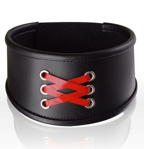 Чёрный широкий ошейник с декоративной красной шнуровкой Sitabella 3127-1