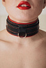 Чёрный ошейник с красным подкладом БДСМ арсенал 55036