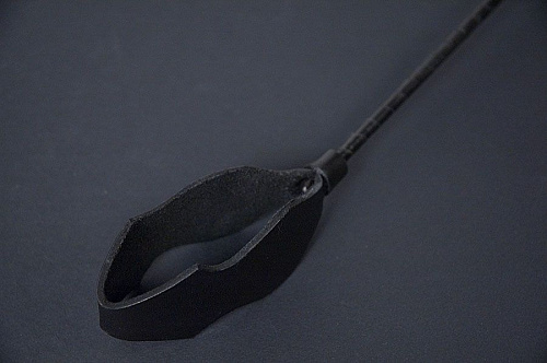 Чёрный стек со шлепком Beastly «Эротика» 200-10