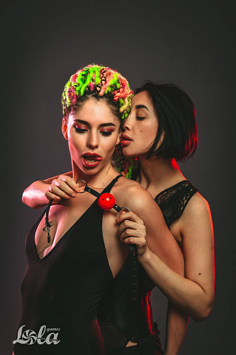 Красный кляп-шарик на чёрных ремешках Lola toys Love Spell 1144-02lola