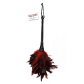 Кисточка с красно-чёрными пёрышками Pipedream FRISKY FEATHER DUSTER PD3756-15 (36 см)