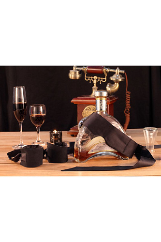 Набор для фиксации Romfun - маска на глаза и наручники Romfun QS-001