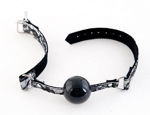 Кляп с кружевным серебристым ремешком ToyFa 719001