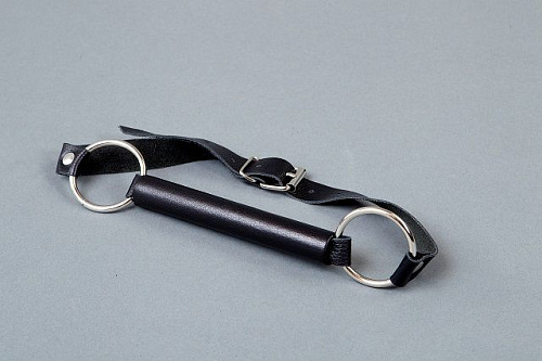 Чёрный кляп-трензель на регулируемых ремешках Подиум Р45