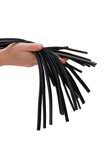 Чёрная многохвостая гладкая плеть Shots Media BV Heavy Leather Tail Flogger PAI005BLK (76 см)