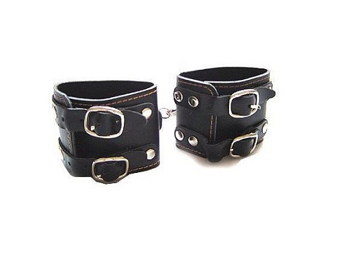 Чёрные манжеты с ремешками Пикантные штучки DP133