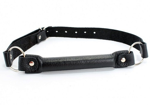 Чёрный кожаный кляп-трензель на кольцах БДСМ арсенал 60004ars