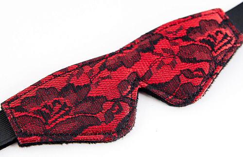 Кружевной набор красного цвета: маска и флоггер ToyFa 716042