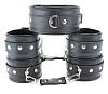 Набор БДСМ-аксессуаров из гладкой кожи: ошейник, наручники и оковы БДСМ арсенал 63008ars