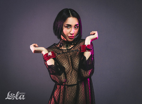 Красно-чёрные наручи Lola toys Bizzare 1099-01lola