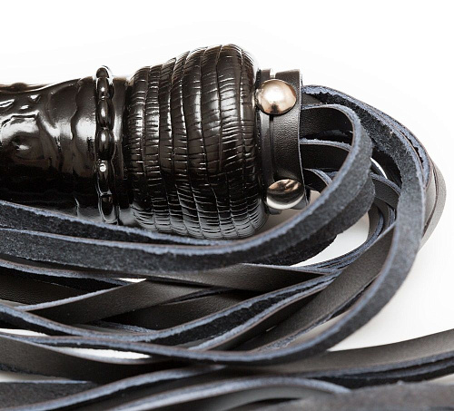 Чёрная плеть с фаллоимитатором Пикантные штучки DP103