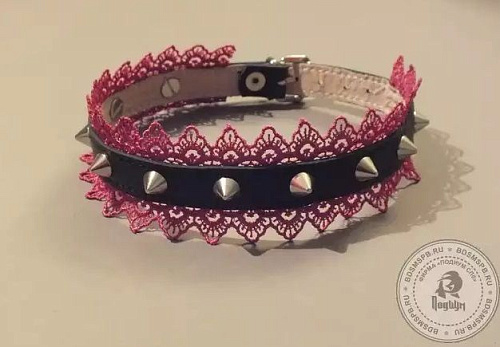 Чёрный ошейник с цикламеновым кружевом и шипами Подиум Р2024