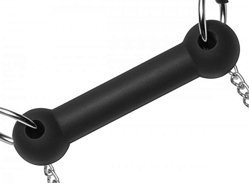 Чёрный кляп с зажимами для сосков O-Products AD700