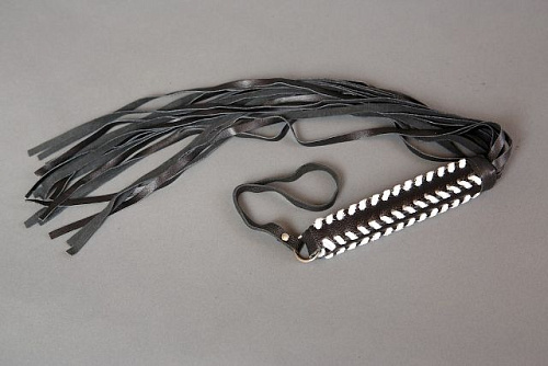 Чёрный флогер с плетёной чёрно-белой рукоятью Подиум Р11В