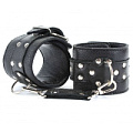 Чёрные наручи из кожи с пряжками БДСМ арсенал 51004ars