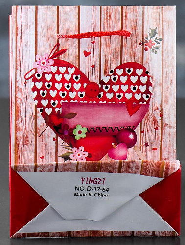 Разноцветный подарочный пакет Сима-Ленд «Сердечко» 3821280 (15×12×5 см)