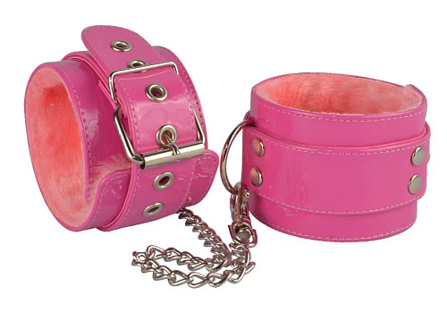 Розовые лаковые оковы с меховой отделкой Sitabella 5012-40