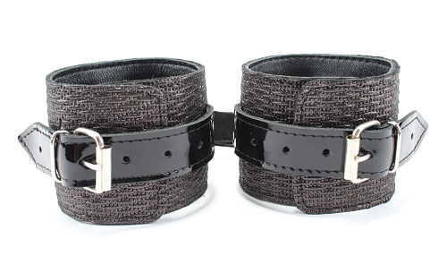 Чёрные наручи из натуральной кожи с тиснением БДСМ арсенал 51027ars