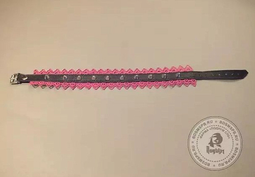 Чёрный ошейник с цикламеновым кружевом и шипами Подиум Р2024