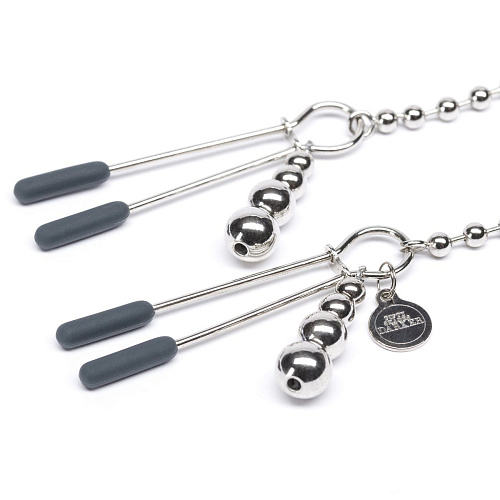 Серебристые зажимы для сосков на нитке бусин Fifty Shades of Grey At My Mercy Chained Nipple Clamps FS-63952