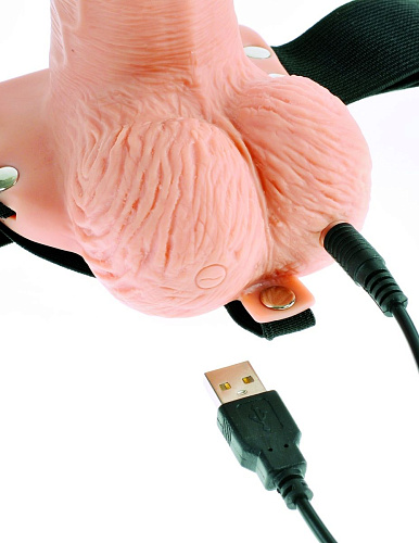 Телесный перезаряжаемый вибрострапон Pipedream 6 Hollow Rechargeable Strap-On Remote PD3395-21