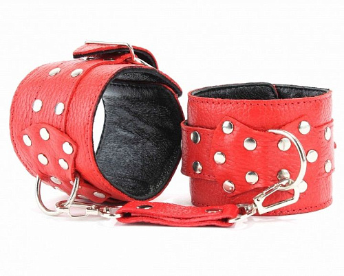 Красные кожаные наручи с клепками БДСМ арсенал 56005ars