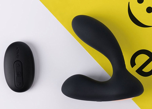 Чёрный стимулятор простаты с вибрацией и пультом ДУ Svakom Vick SPM-03W