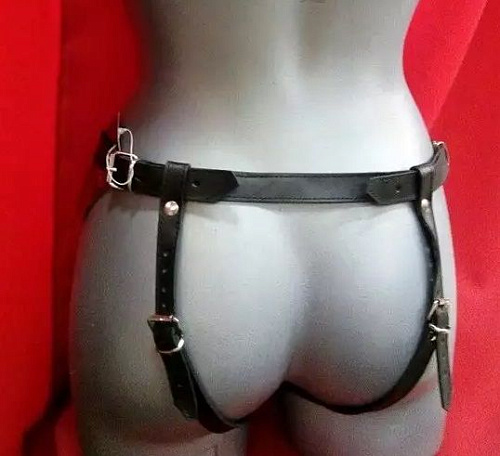 Чёрные кожаные трусы с плугом Подиум Р682