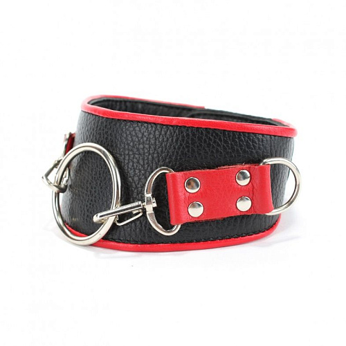 Чёрно-красный кожаный ошейник с кольцом БДСМ арсенал 55031