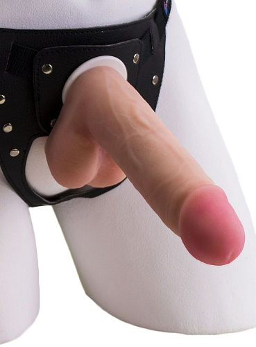 Страпон в подарочной упаковке: трусики с плугом и фаллоимитатор-насадка телесного цвета LOVETOY (А-Полимер) 731703 (16 см)