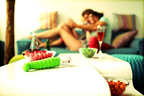 Зелёный вибратор-гусеница Fun Factory Patchy Paul 1101071 (22,8 см)