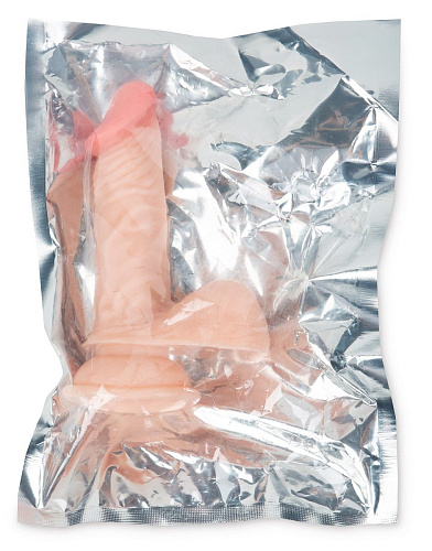 Телесный фаллоимитатор с присоской Brazzers DWS003 (17 см)