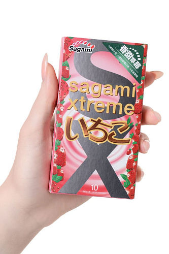 Презервативы c ароматом клубники Sagami Xtreme Strawberry №10 (10 шт)
