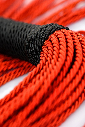 Красно-чёрный флоггер из верёвки ToyFa Theatre 700040 (48,5 см)