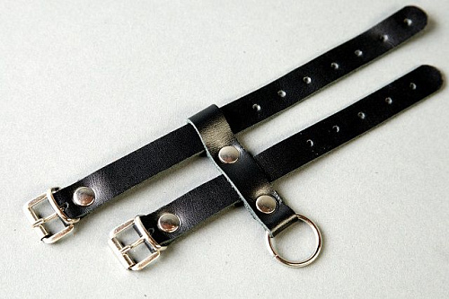 Чёрная сбруя на фаллос из кожанных ремешков Подиум Р912